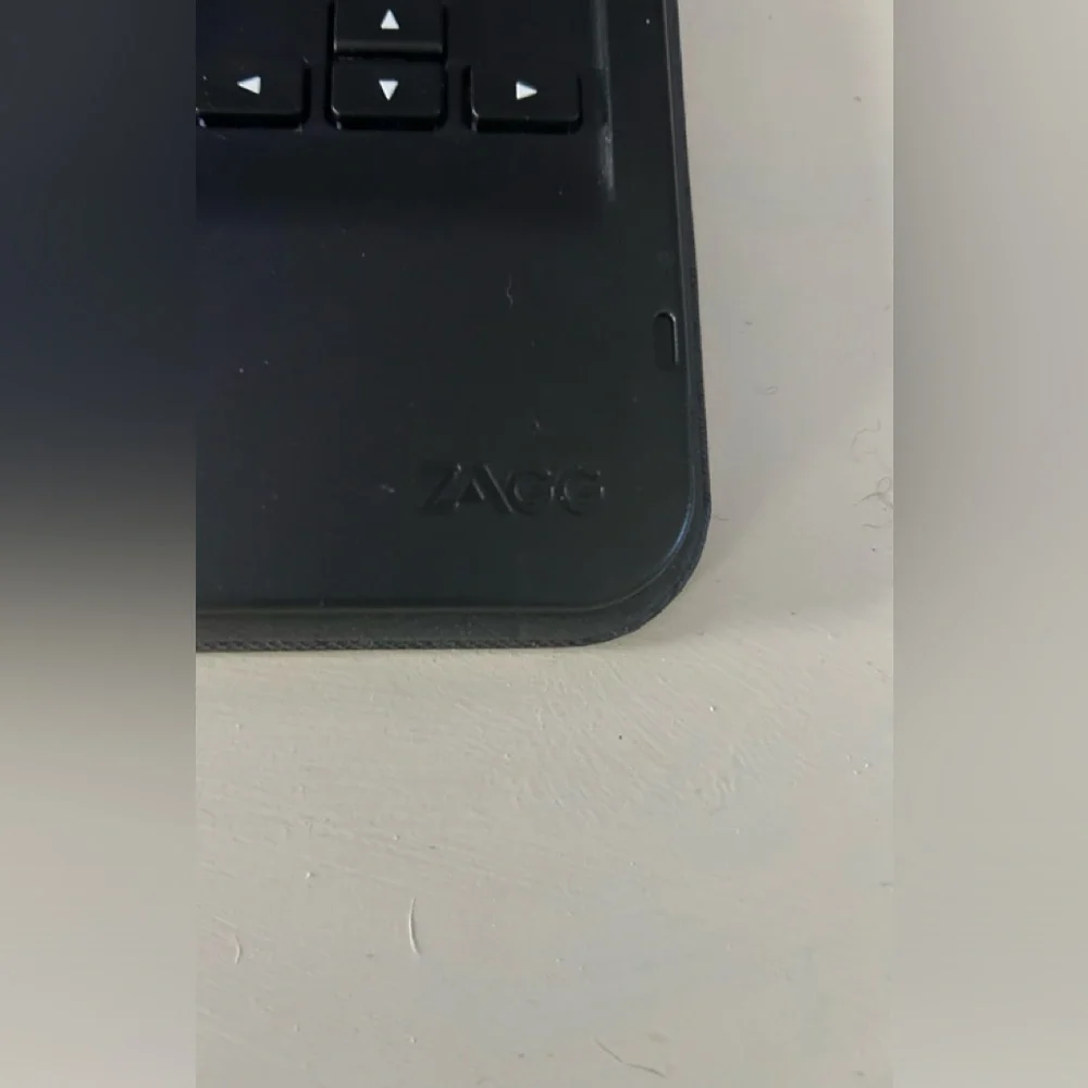 Zagg keyboard for iPad